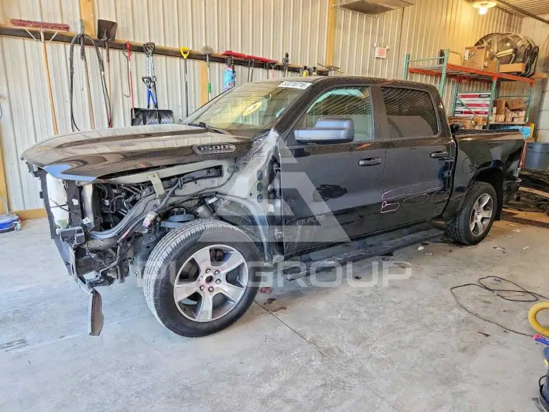 2025 RAM 1500 photo