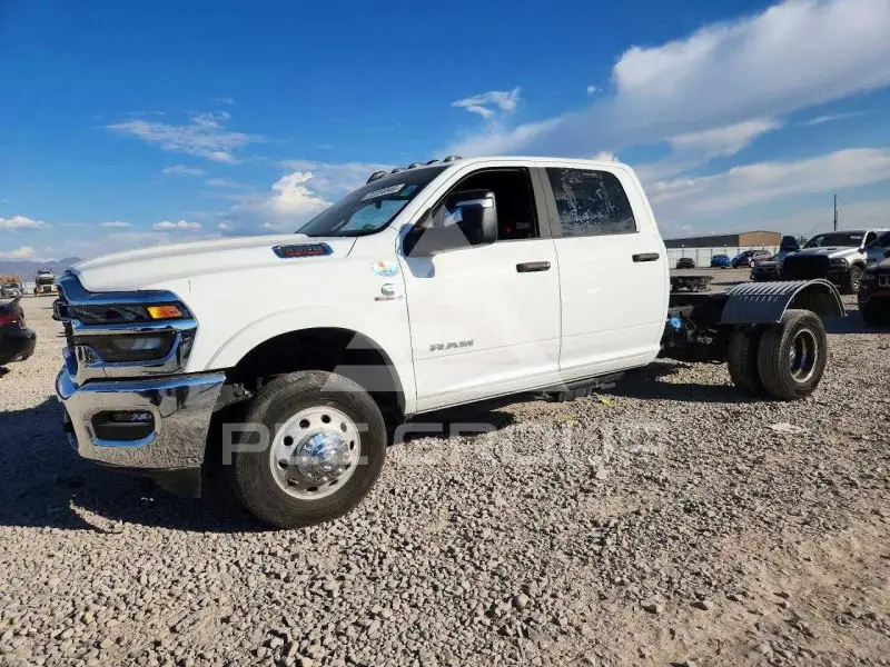 2025 RAM 3500 photo