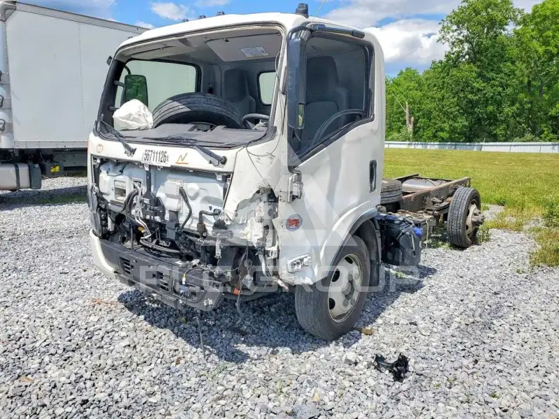 2025 Isuzu NPR photo