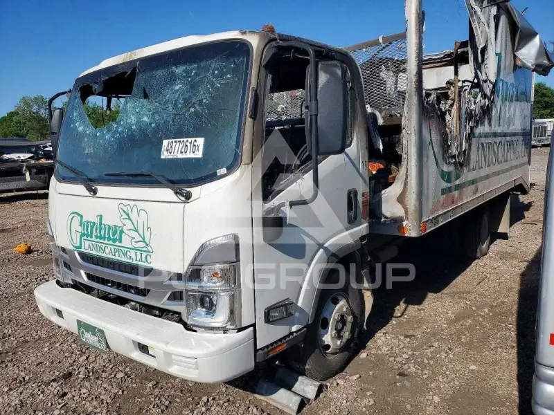 2025 Isuzu NPR фото