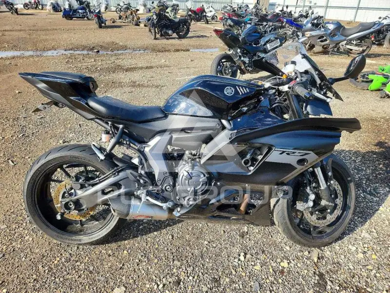 2025 Yamaha  фото