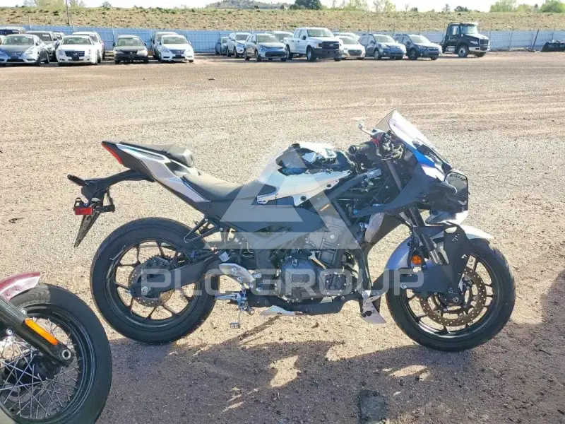 2025 Yamaha  фото