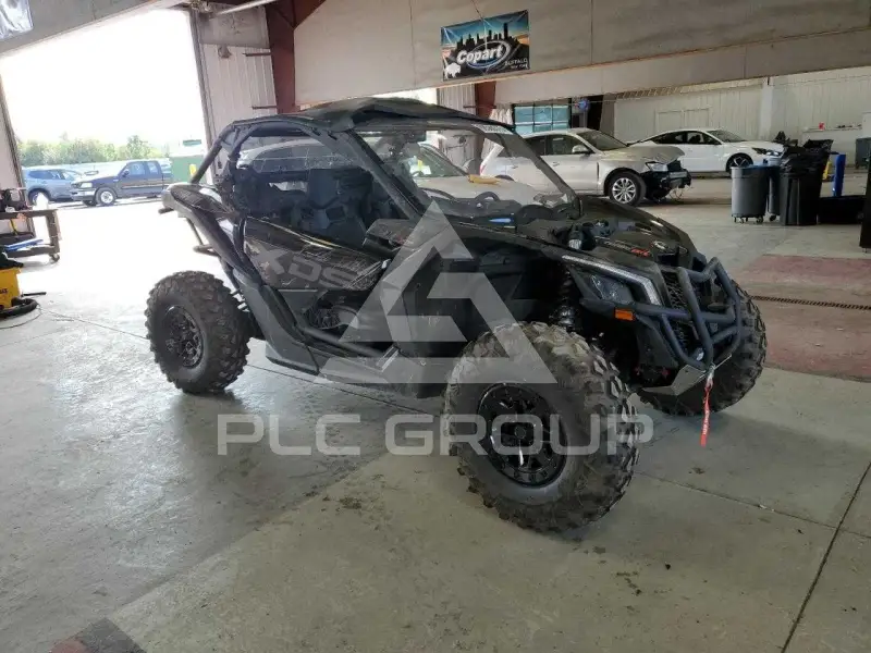 2025 Can-AM Sidebyside фото