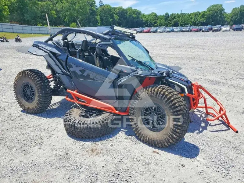 2025 Can-AM Sidebyside photo