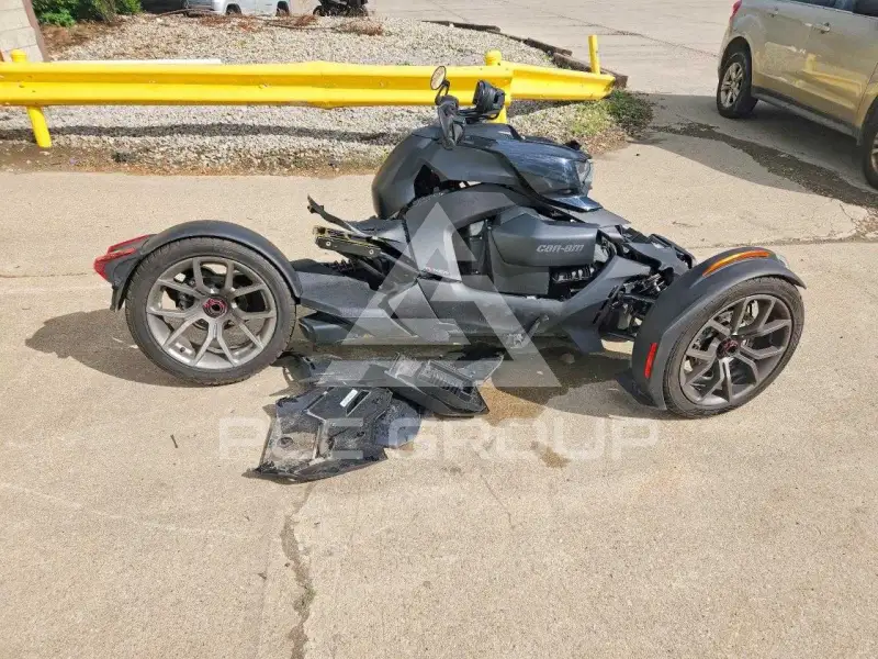2025 Can-AM  фото