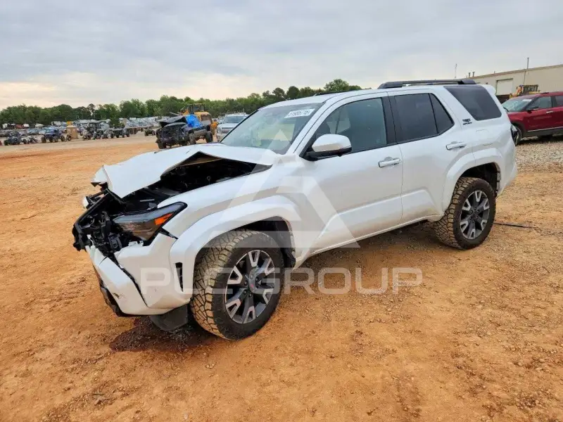 2025 Toyota 4 RUNNER photo
