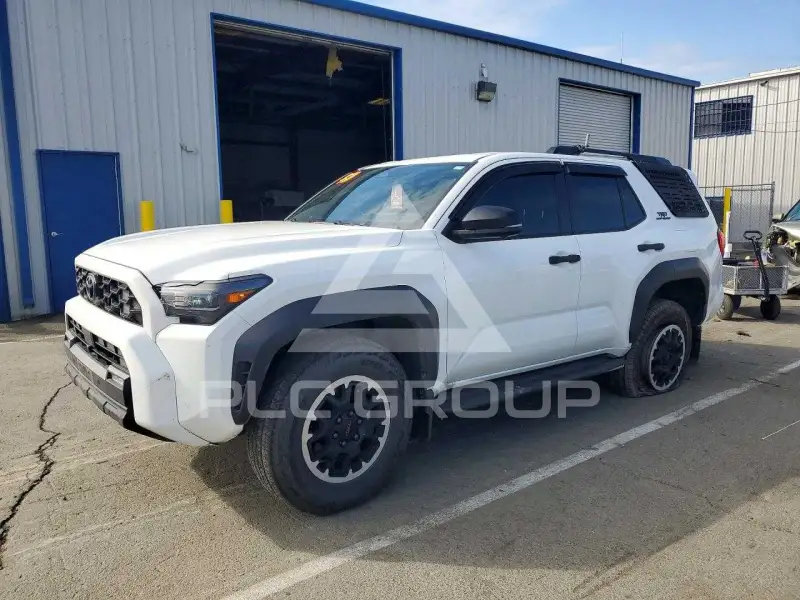 2025 Toyota 4 RUNNER photo