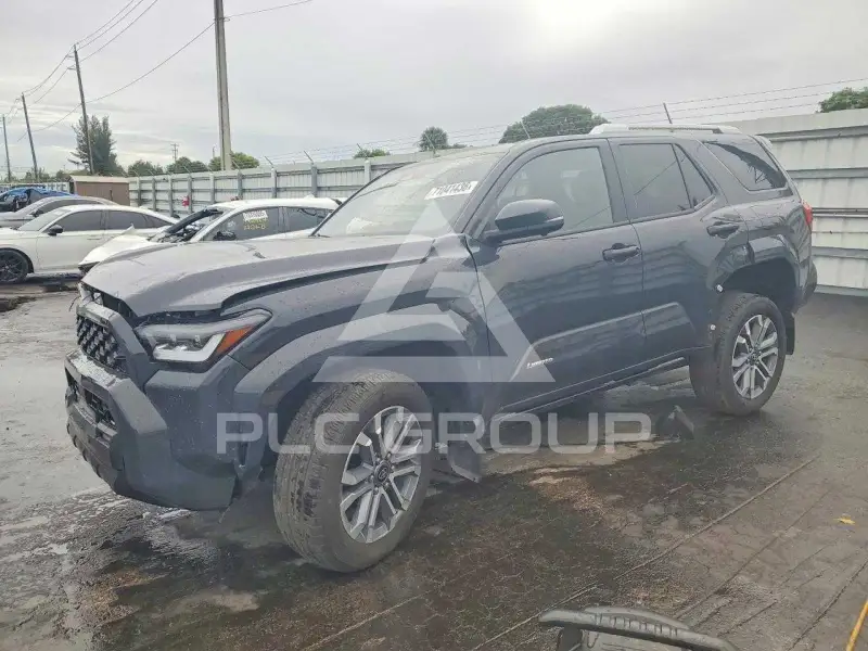 2025 Toyota 4 RUNNER photo