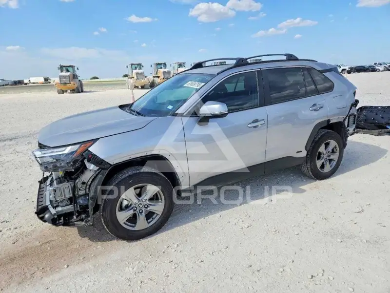 2025 Toyota RAV4 фото