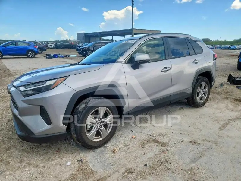 2025 Toyota RAV4 фото