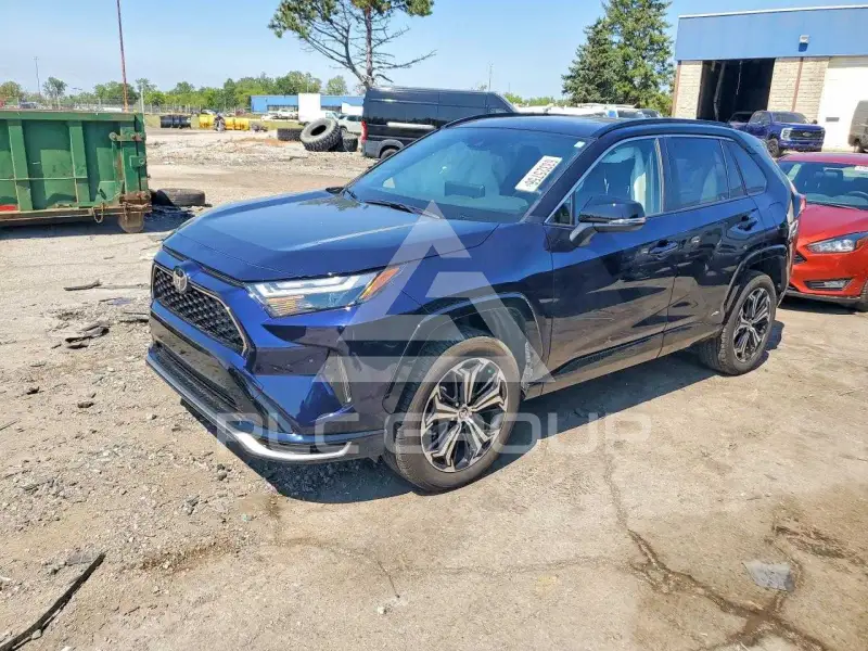2025 Toyota RAV4 фото