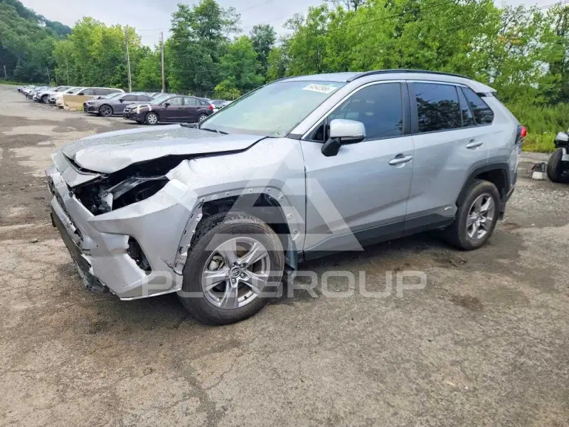 2025 Toyota RAV4 фото