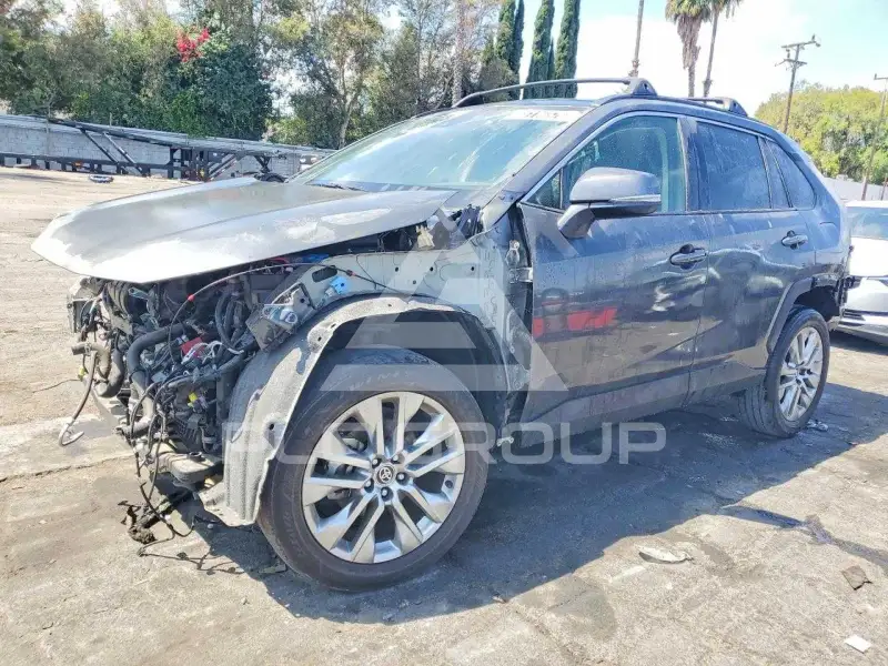 2025 Toyota RAV4 фото