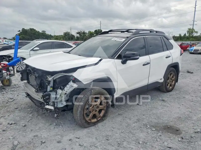 2025 Toyota RAV4 фото