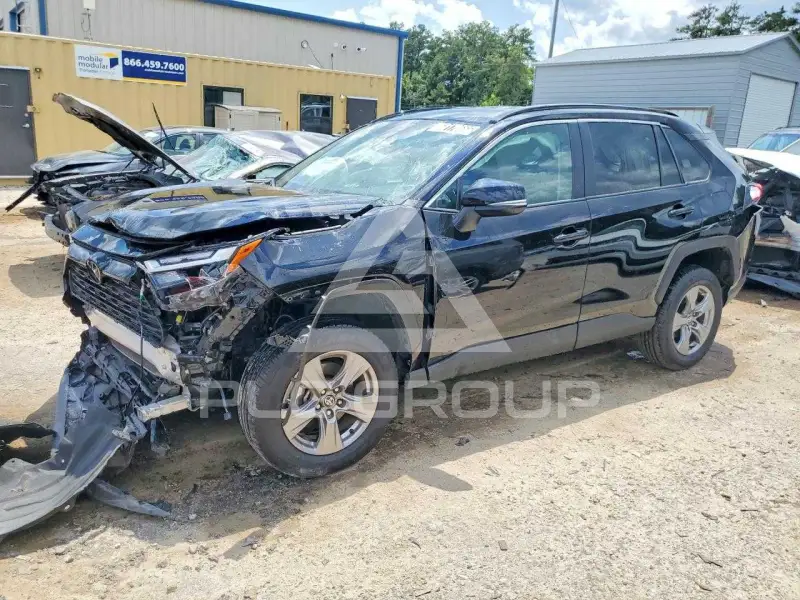 2025 Toyota RAV4 фото