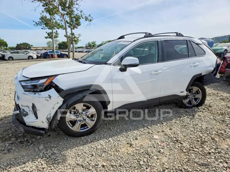 2025 Toyota RAV4 фото