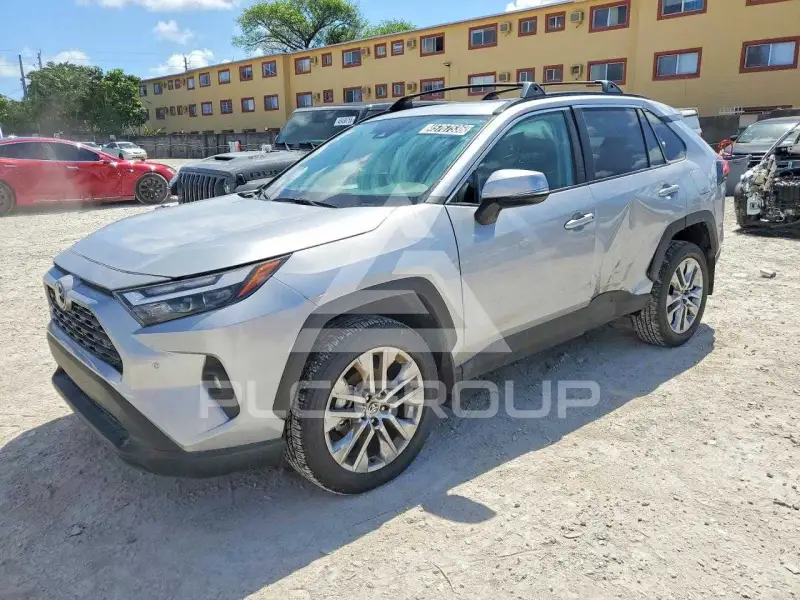 2025 Toyota RAV4 фото