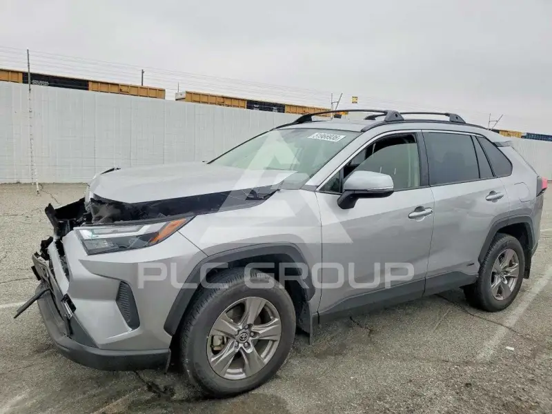 2025 Toyota RAV4 фото