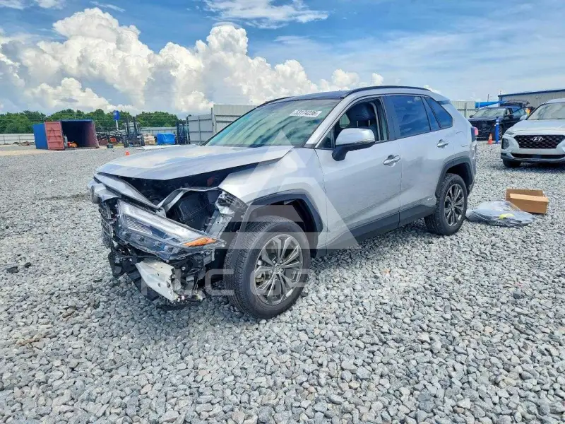 2025 Toyota RAV4 фото