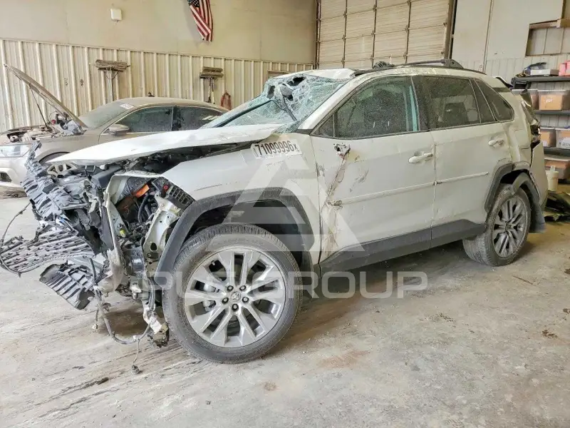 2025 Toyota RAV4 фото