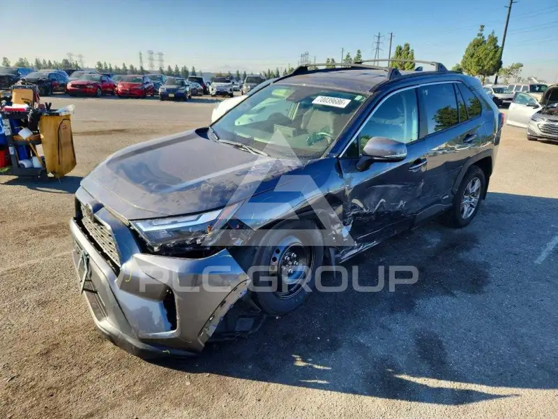 2025 Toyota RAV4 фото