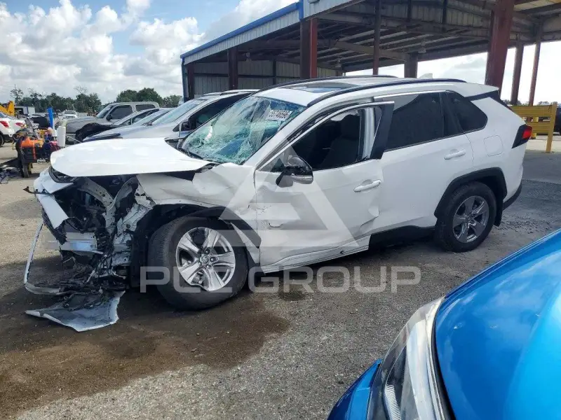 2025 Toyota RAV4 фото