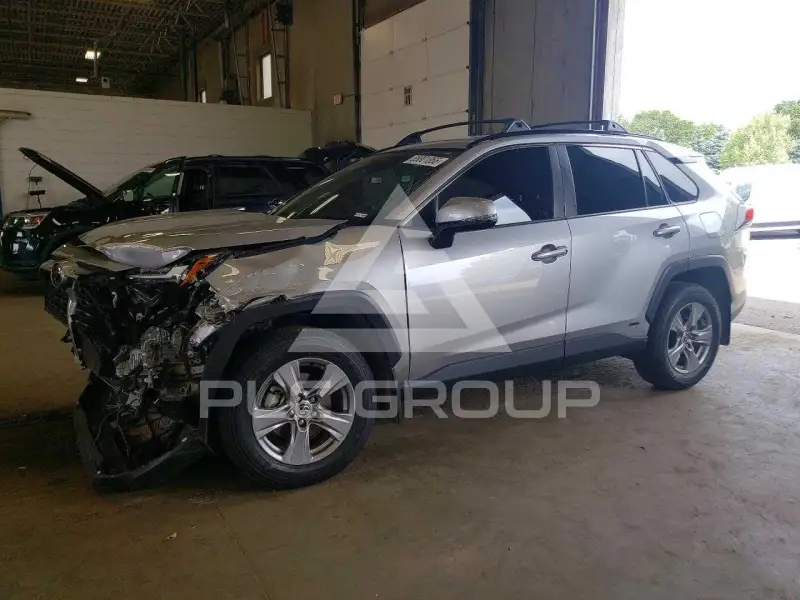 2025 Toyota RAV4 фото