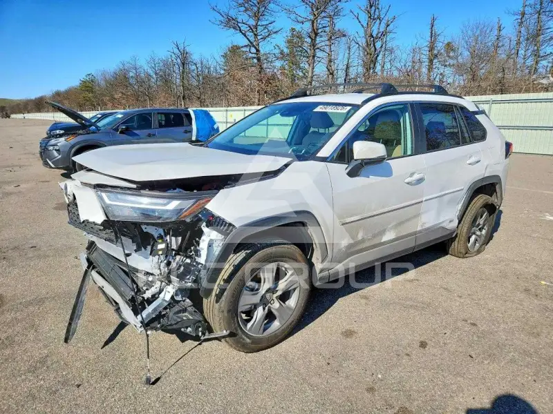 2025 Toyota RAV4 фото