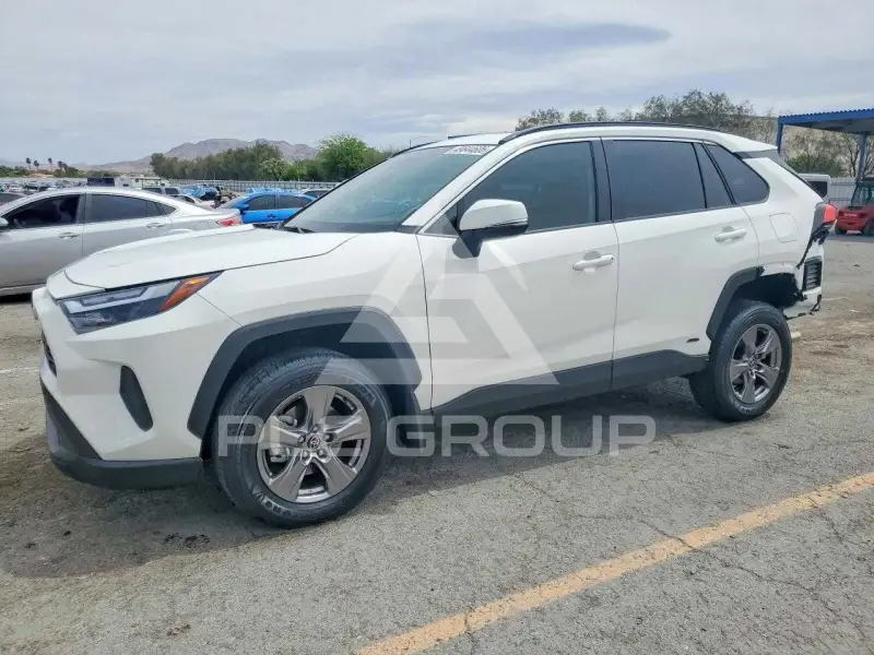 2025 Toyota RAV4 фото
