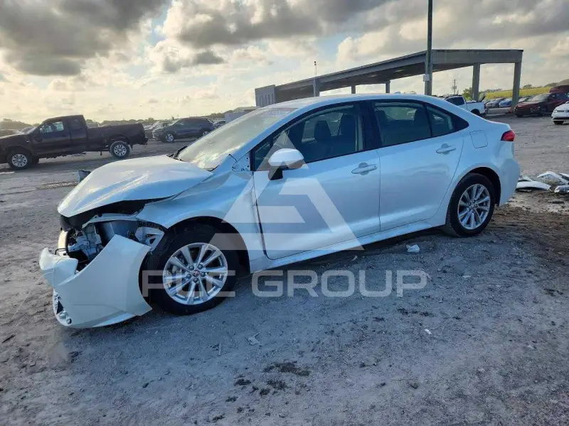 2025 Toyota COROLLA photo