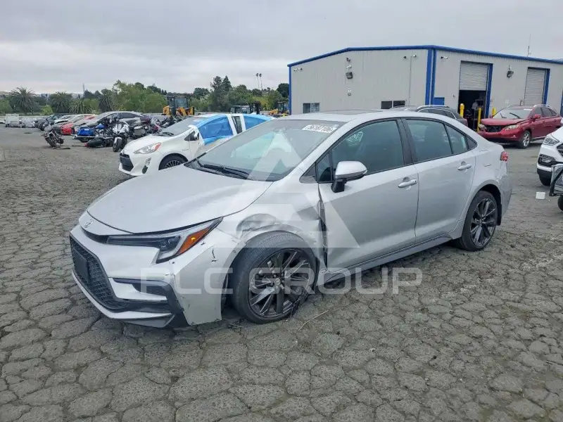2025 Toyota COROLLA фото