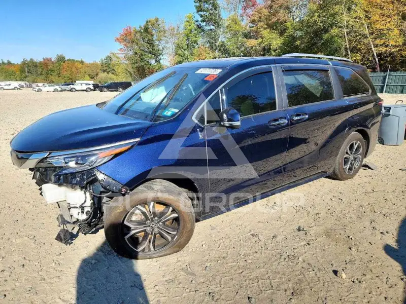 2025 Toyota SIENNA фото