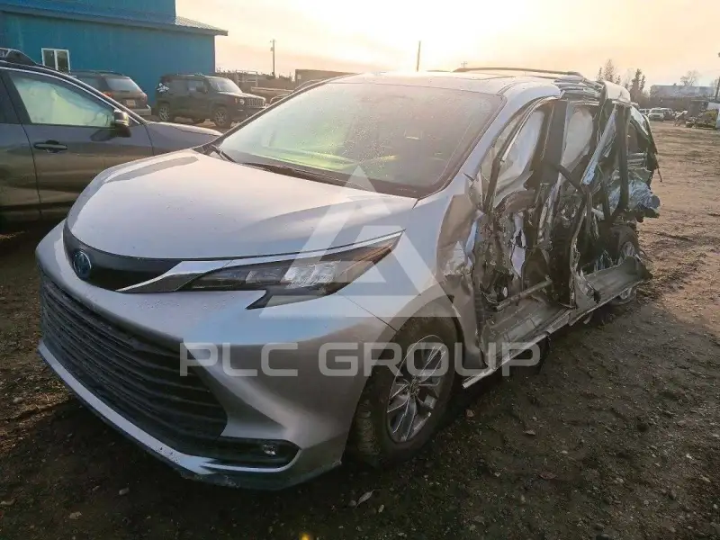 2025 Toyota SIENNA фото