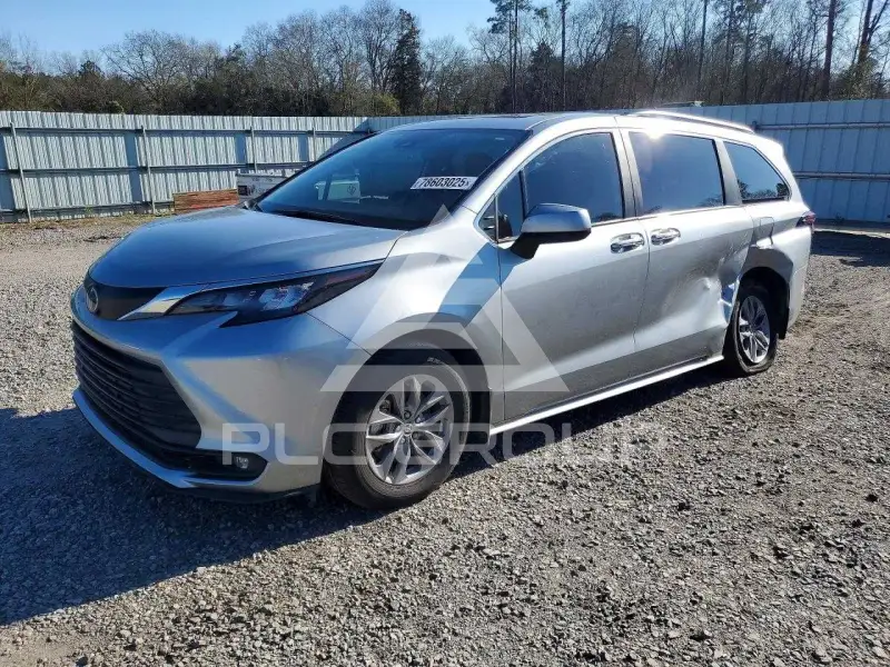 2025 Toyota SIENNA фото