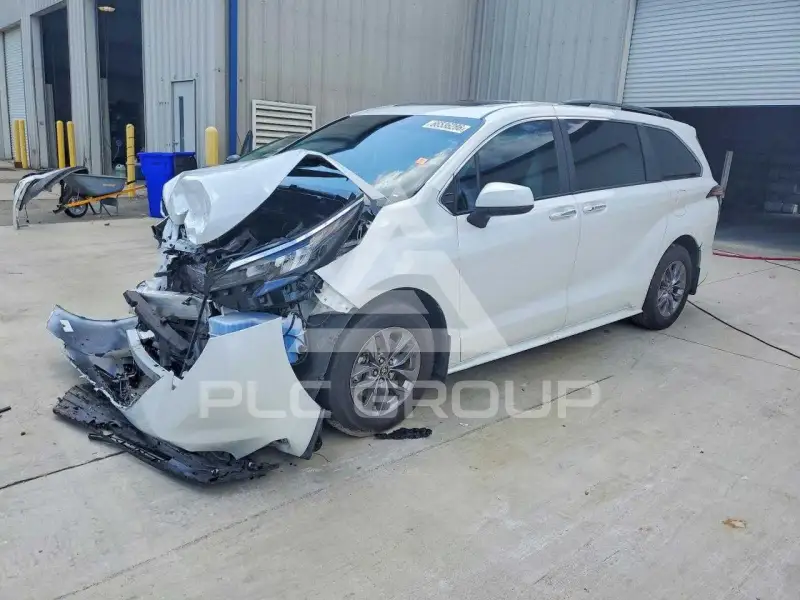2025 Toyota SIENNA фото