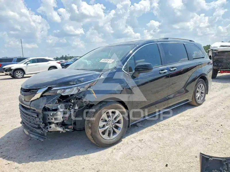 2025 Toyota SIENNA фото