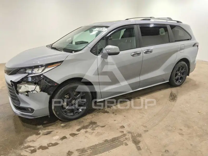 2025 Toyota SIENNA фото