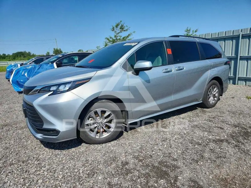 2025 Toyota SIENNA фото