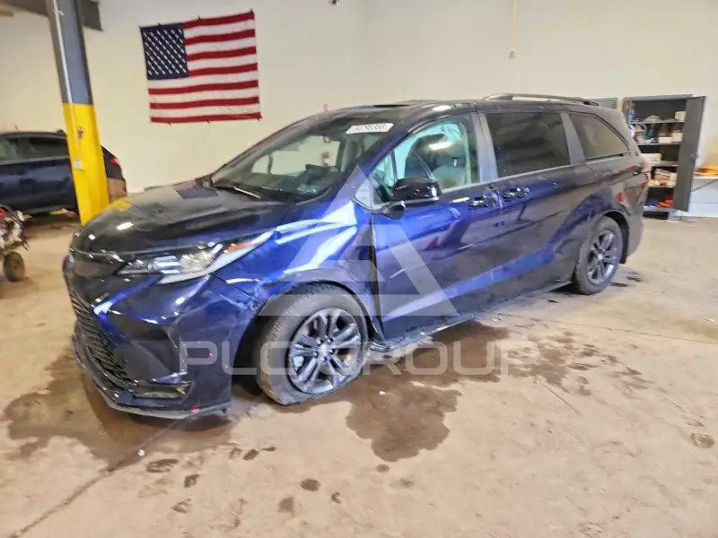 2025 Toyota SIENNA photo