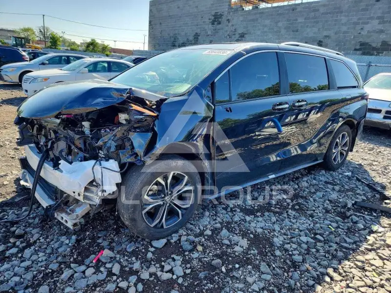 2025 Toyota SIENNA фото