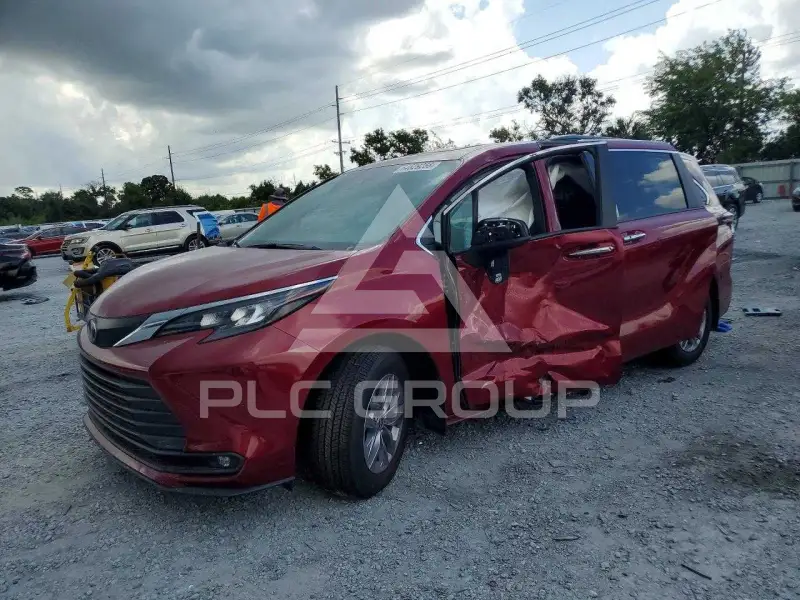 2025 Toyota SIENNA фото