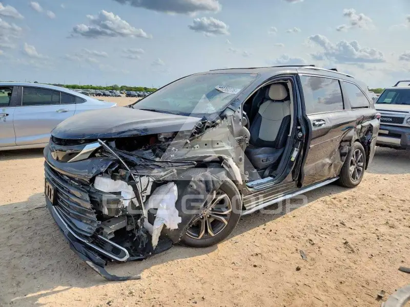 2025 Toyota SIENNA фото