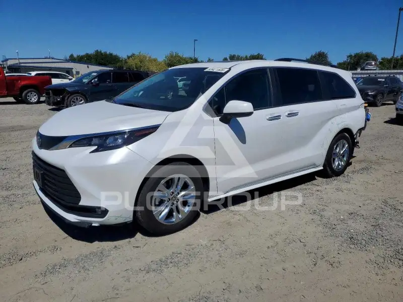 2025 Toyota SIENNA фото