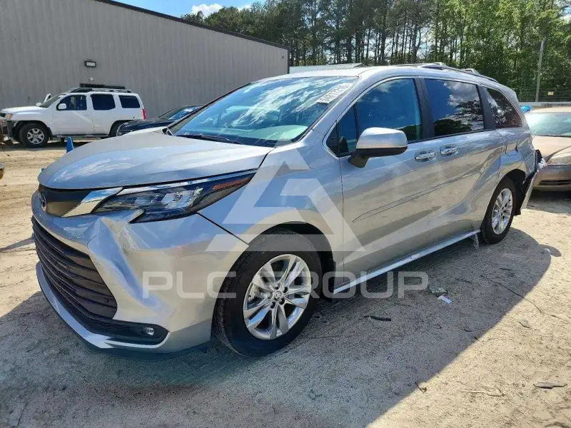 2025 Toyota SIENNA фото