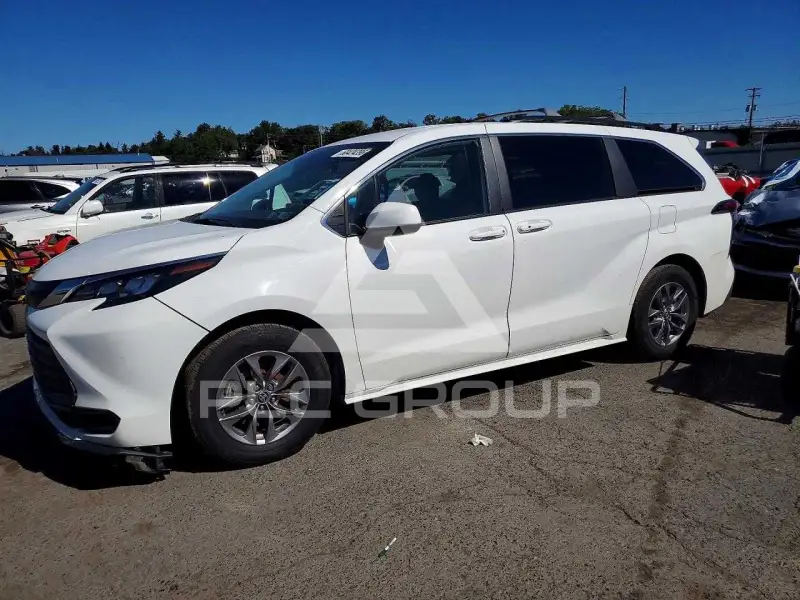 2025 Toyota SIENNA photo