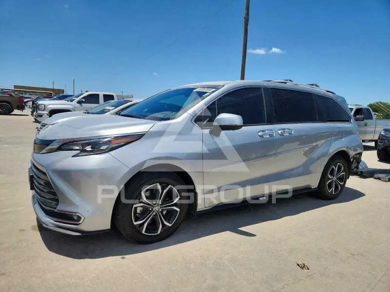 2025 Toyota SIENNA photo