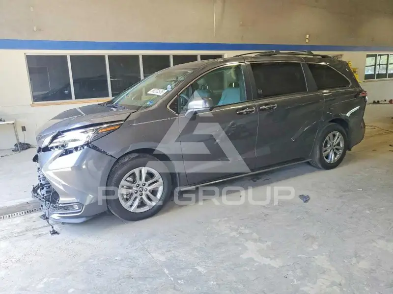 2025 Toyota SIENNA фото