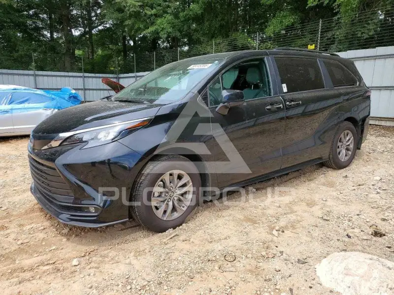 2025 Toyota SIENNA фото