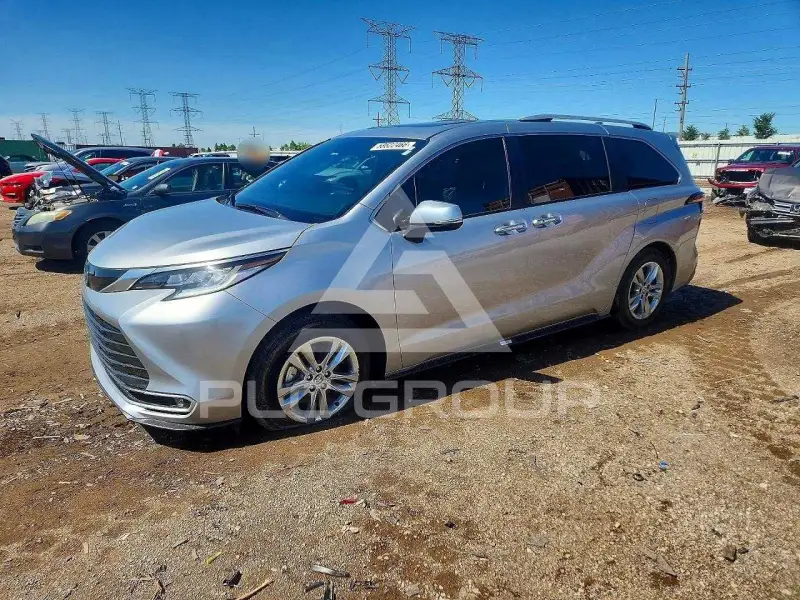 2025 Toyota SIENNA фото