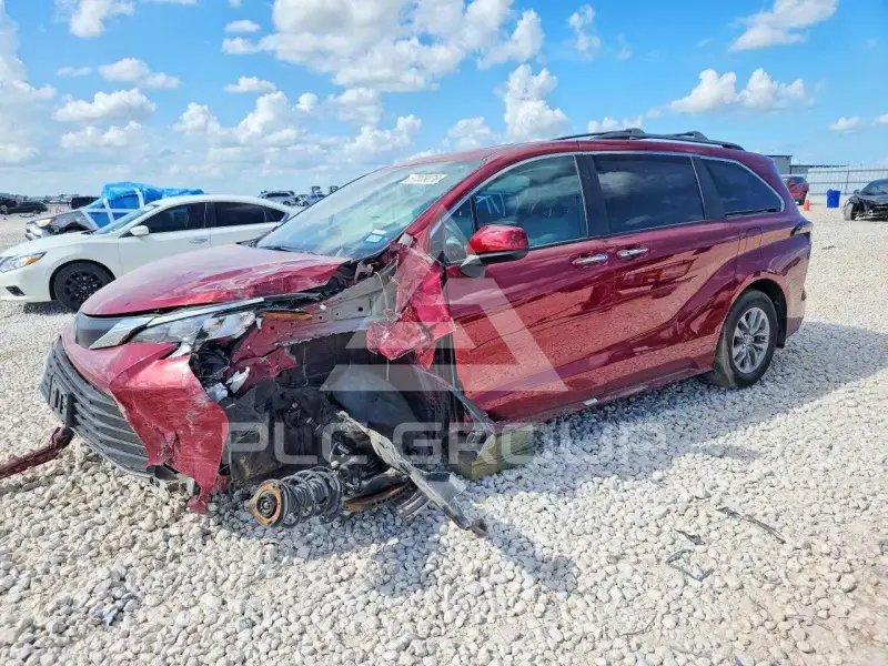 2025 Toyota SIENNA фото